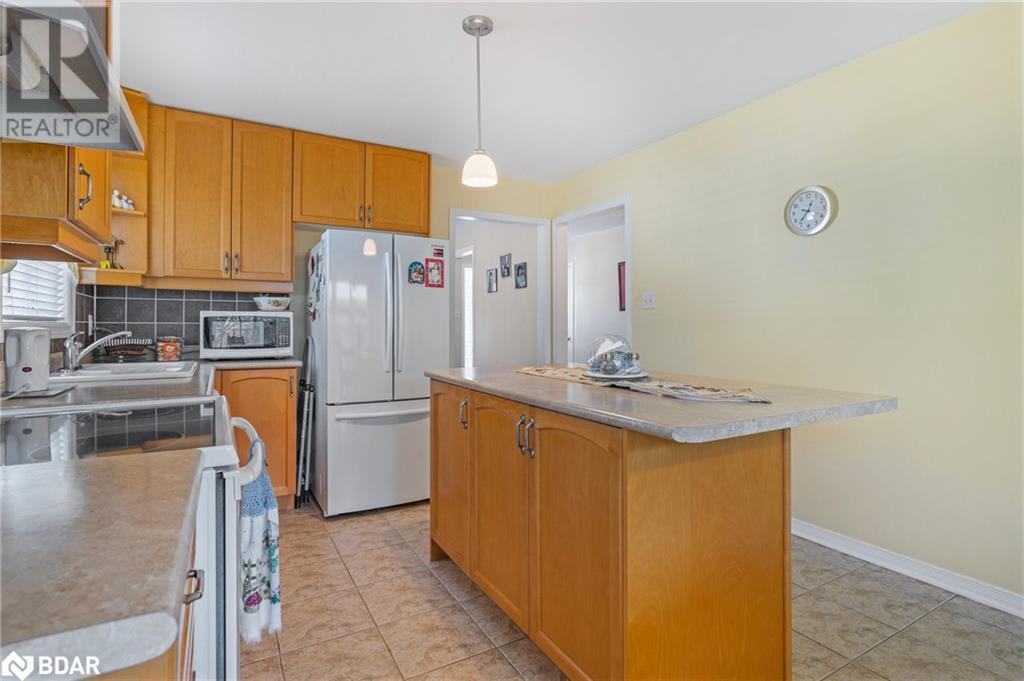 23 Stonemount Crescent, Angus, Ontario  L0M 1B4 - Photo 8 - 40733913