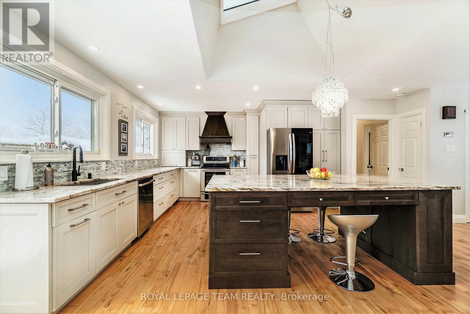 39 Cramer Drive, Ottawa, Ontario  K2H 5X6 - Photo 12 - X12073921