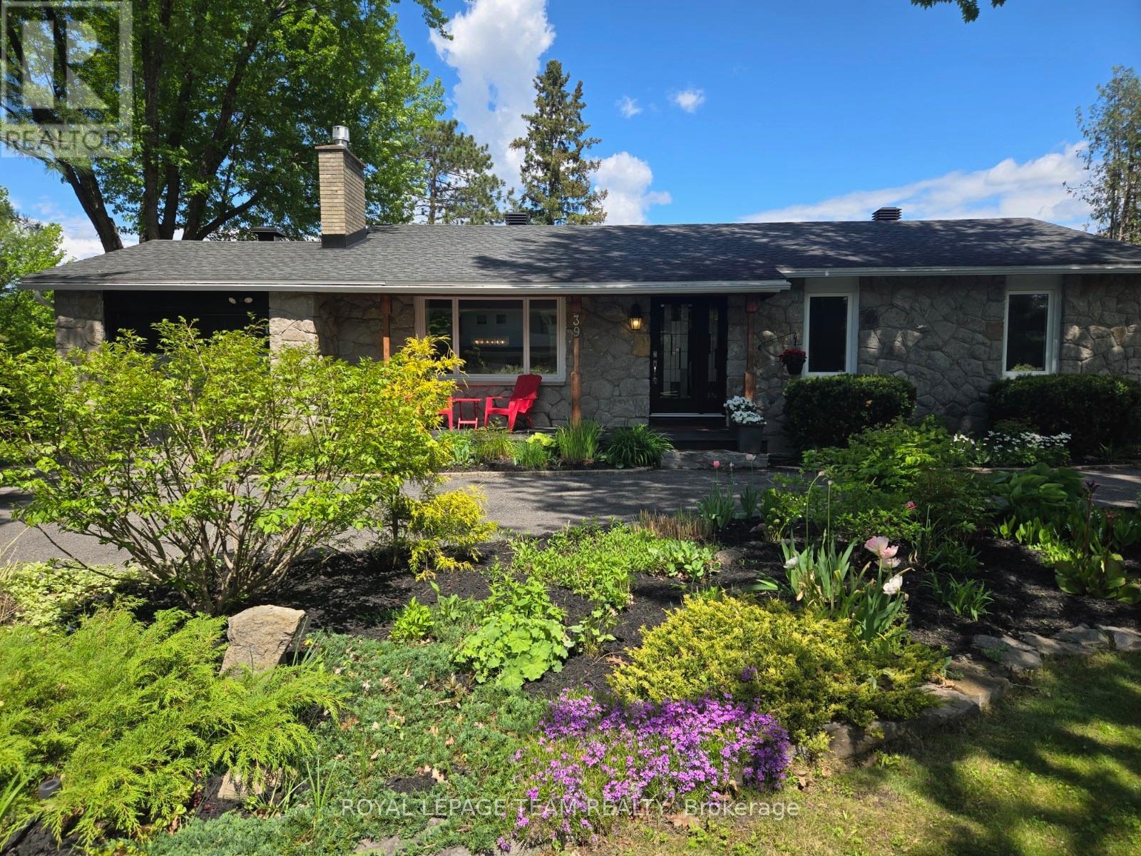 39 CRAMER DRIVE, Ottawa, Ontario