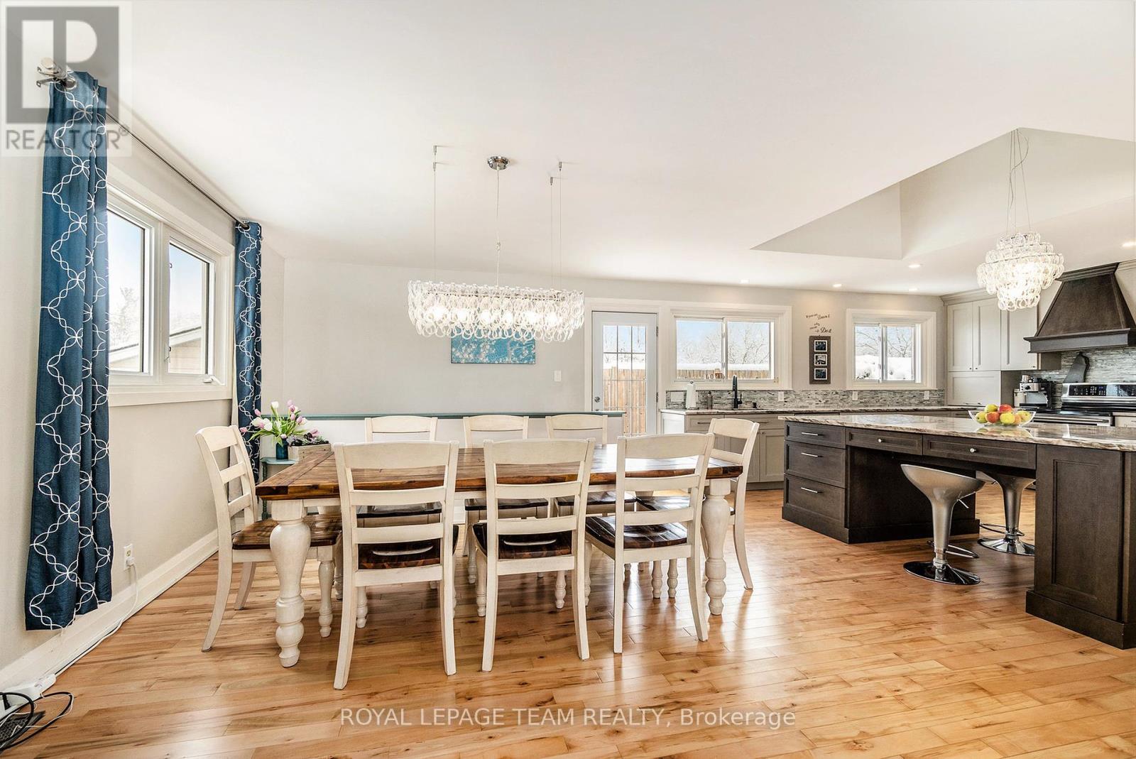 39 Cramer Drive, Ottawa, Ontario  K2H 5X6 - Photo 10 - X12073921