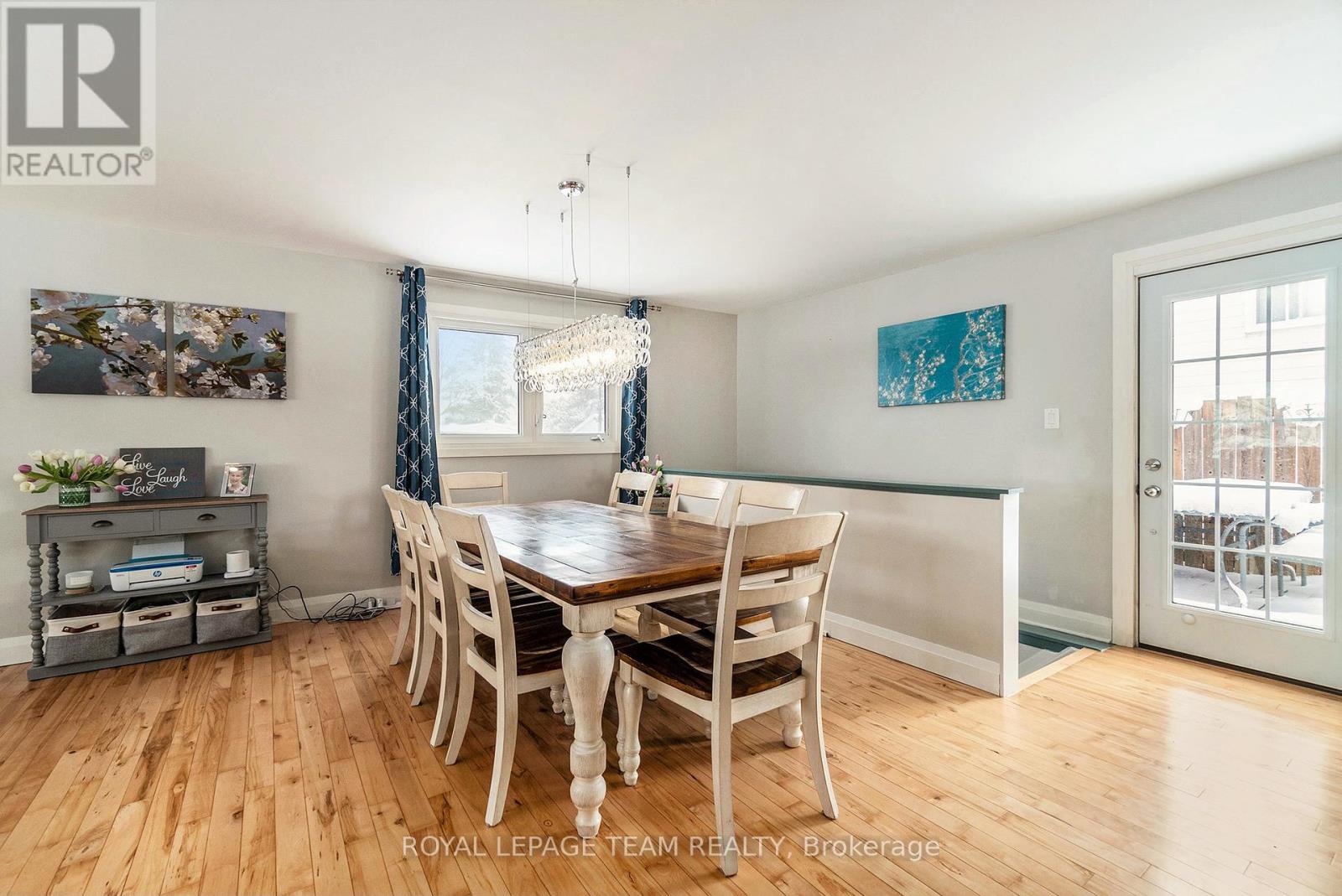 39 Cramer Drive, Ottawa, Ontario  K2H 5X6 - Photo 9 - X12073921