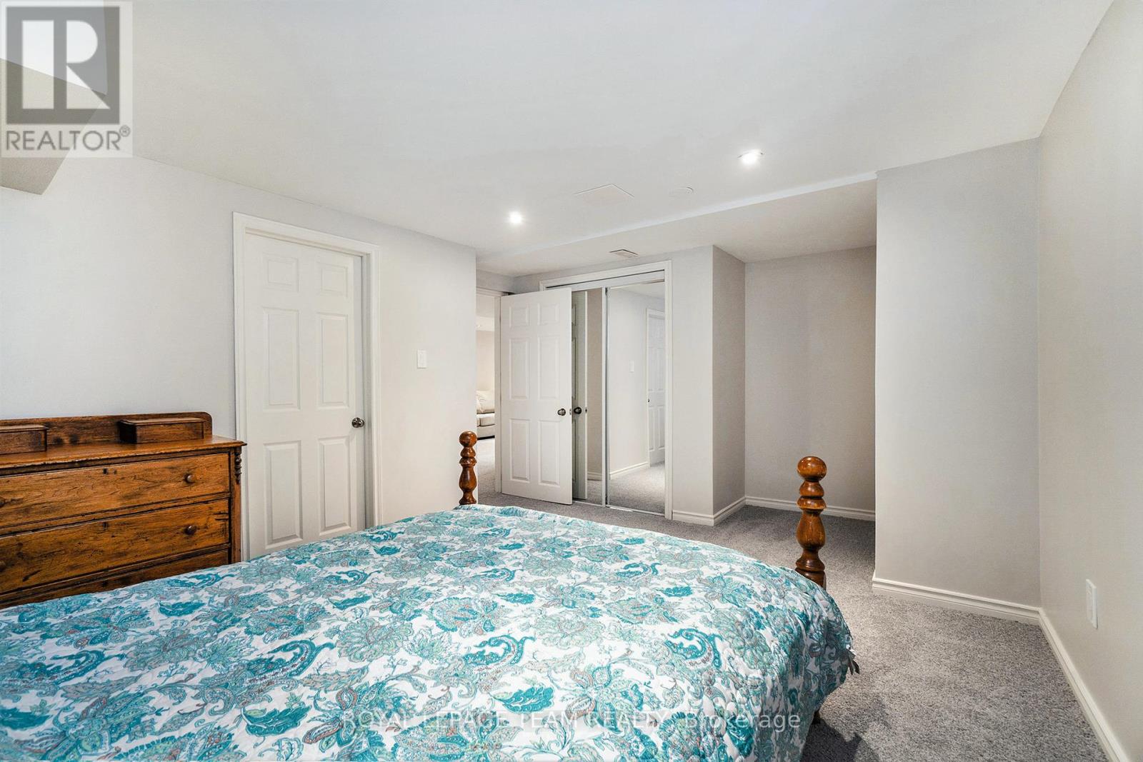 39 Cramer Drive, Ottawa, Ontario  K2H 5X6 - Photo 24 - X12073921