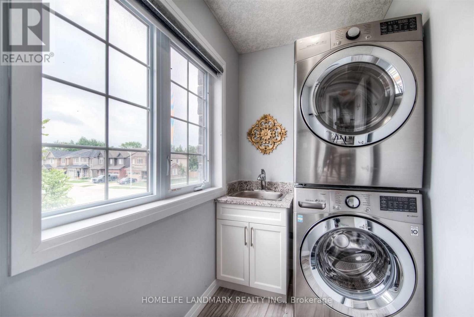 520 Wismer Street, Waterloo, Ontario  N2L 3K8 - Photo 15 - X12174917