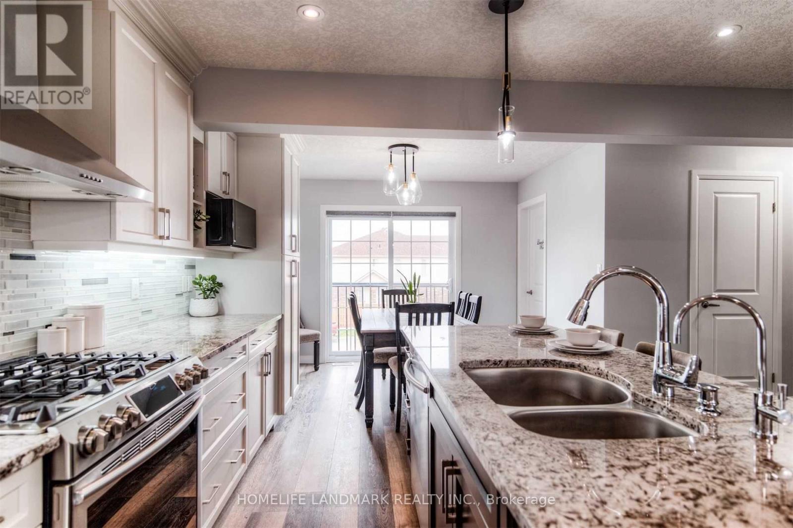 520 Wismer Street, Waterloo, Ontario  N2L 3K8 - Photo 17 - X12174917