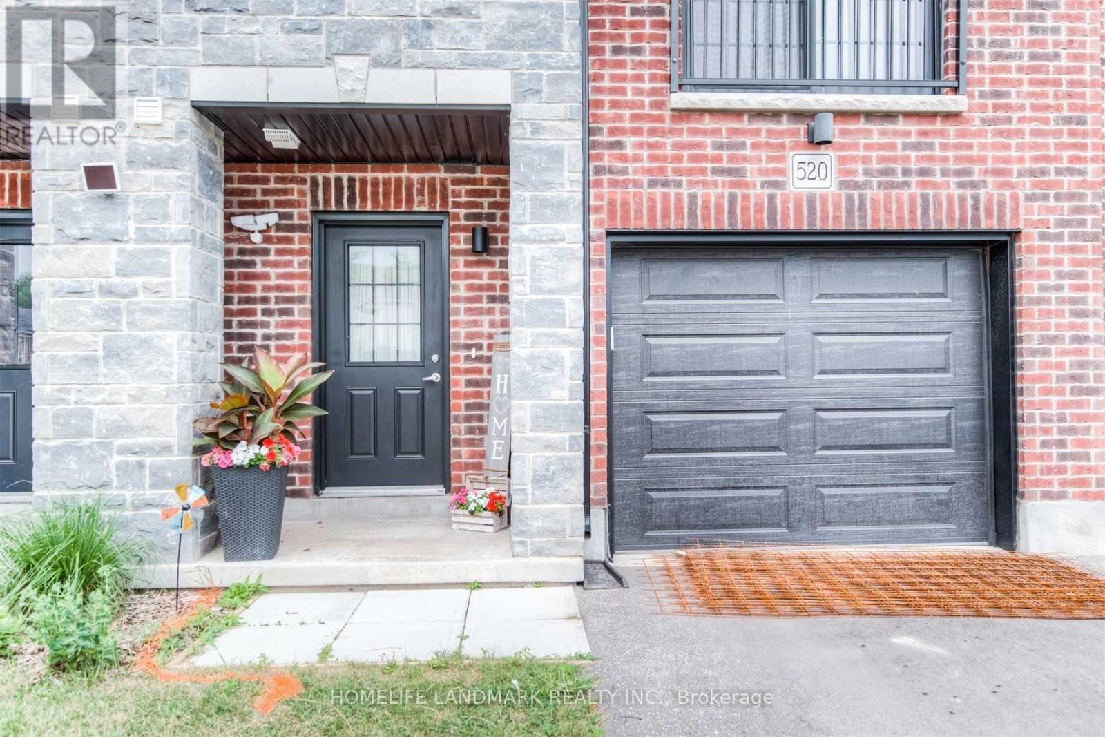 520 Wismer Street, Waterloo, Ontario  N2L 3K8 - Photo 3 - X12174917