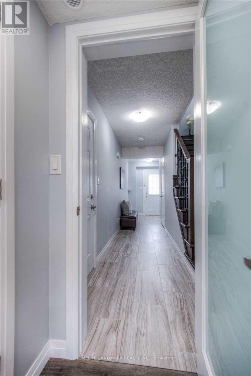 520 Wismer Street, Waterloo, Ontario  N2L 3K8 - Photo 6 - X12174917
