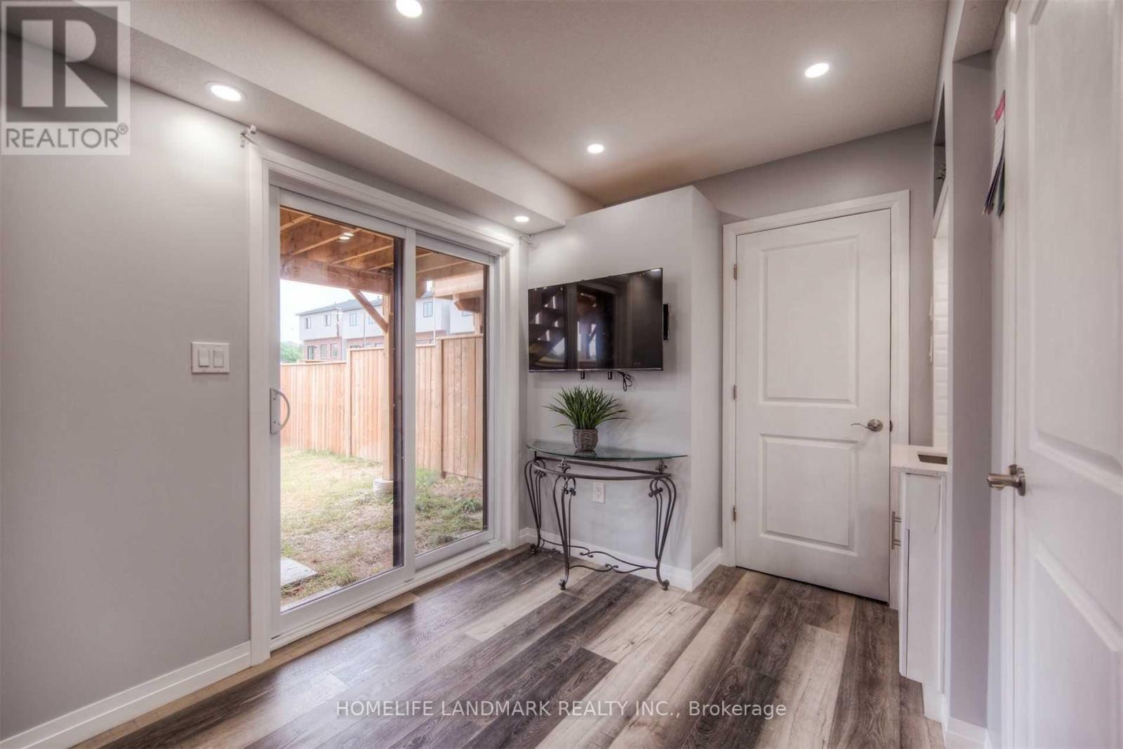 520 Wismer Street, Waterloo, Ontario  N2L 3K8 - Photo 7 - X12174917