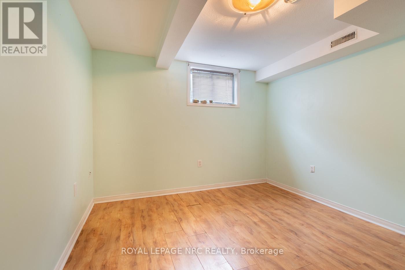 16 Tara Crescent, Thorold, Ontario  L2V 4M1 - Photo 18 - X12174957