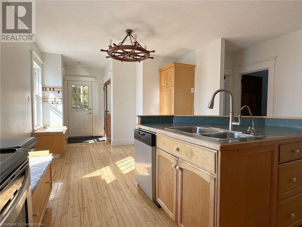 215 Main Street, Port Dover, Ontario  N0A 1N0 - Photo 18 - 40726254