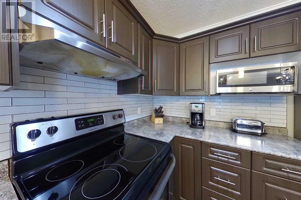 Property at 4322 18 Avenue image 5