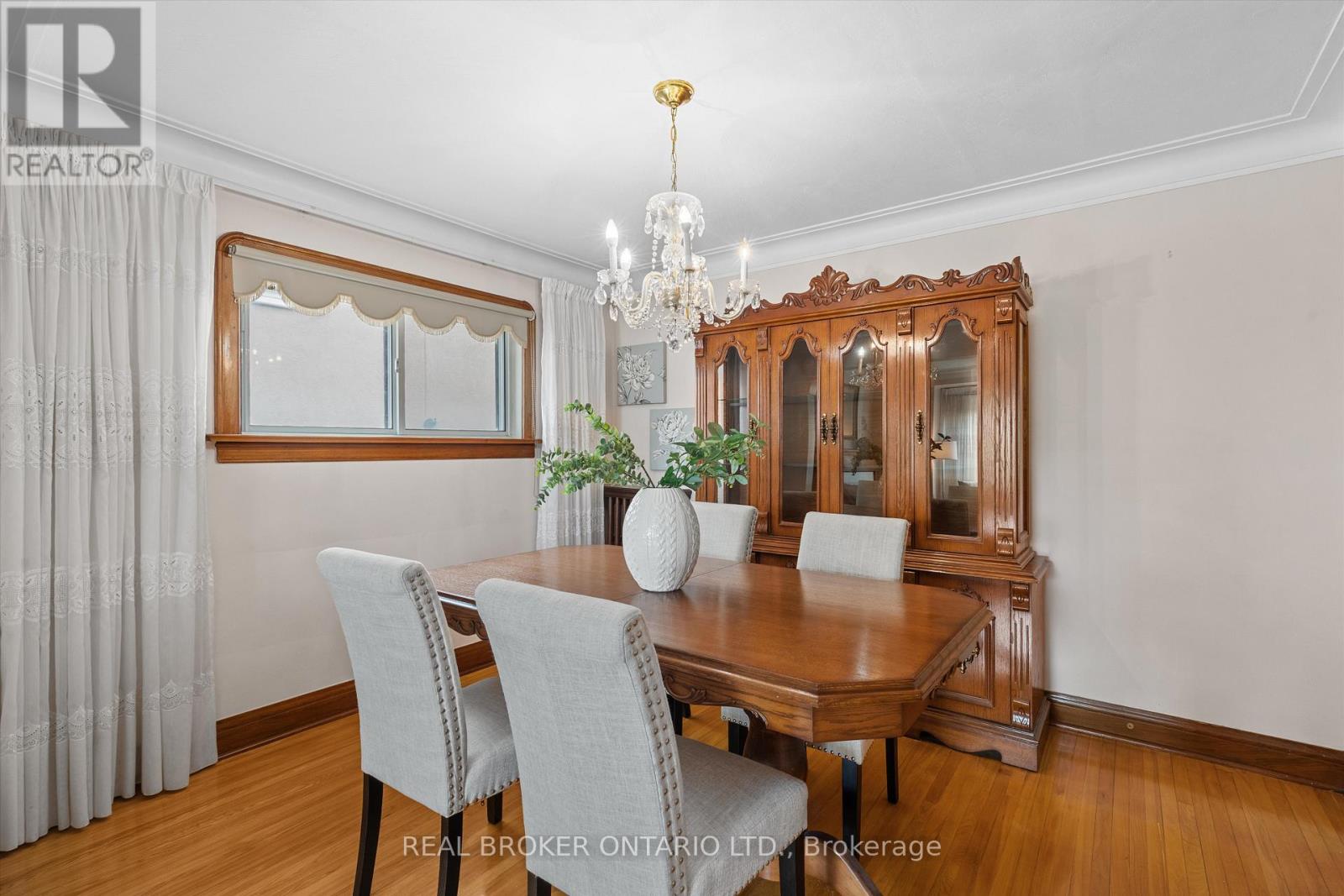 882 Coxwell Avenue, Toronto, Ontario  M4C 3G2 - Photo 11 - E12174980