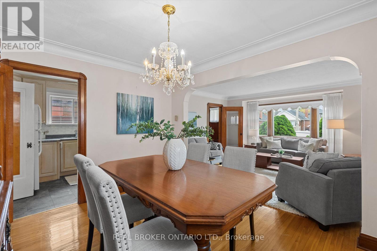 882 Coxwell Avenue, Toronto, Ontario  M4C 3G2 - Photo 13 - E12174980