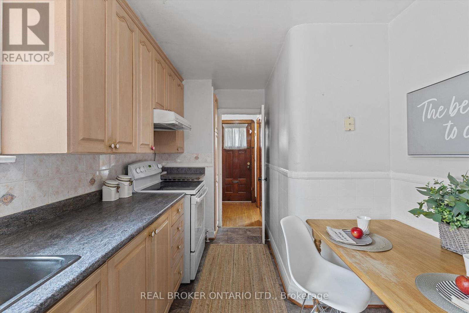 882 Coxwell Avenue, Toronto, Ontario  M4C 3G2 - Photo 16 - E12174980