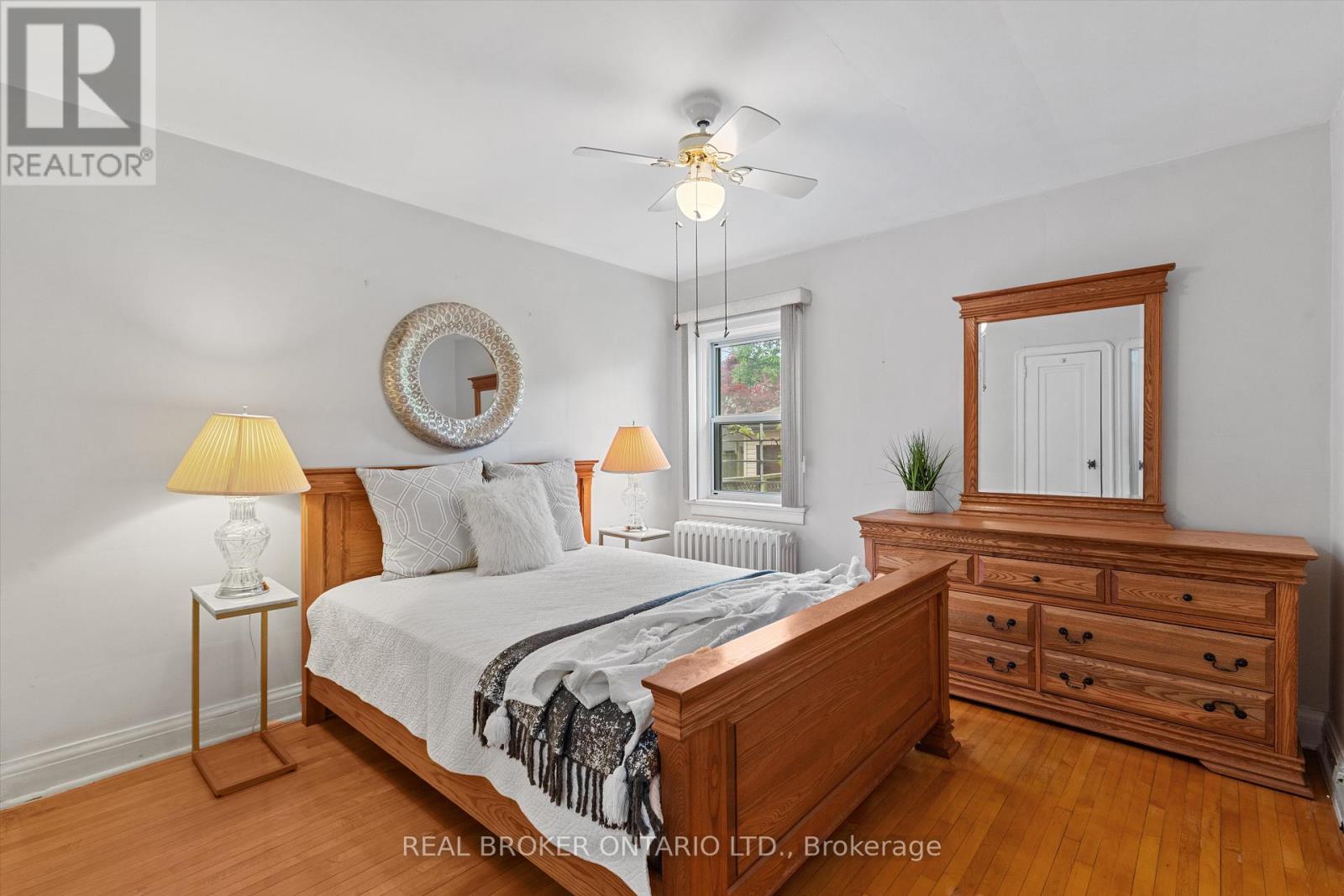 882 Coxwell Avenue, Toronto, Ontario  M4C 3G2 - Photo 21 - E12174980