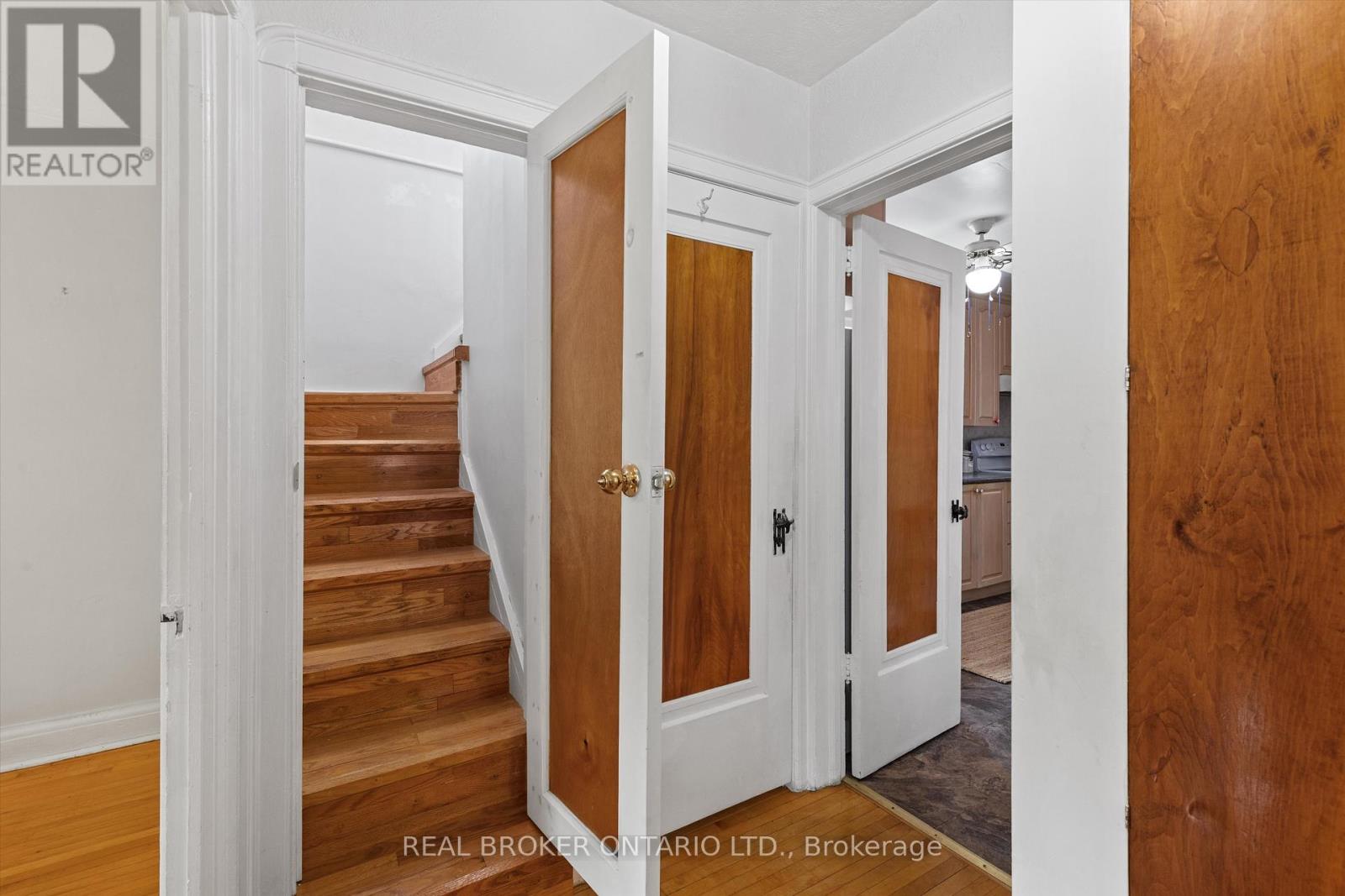 882 Coxwell Avenue, Toronto, Ontario  M4C 3G2 - Photo 24 - E12174980