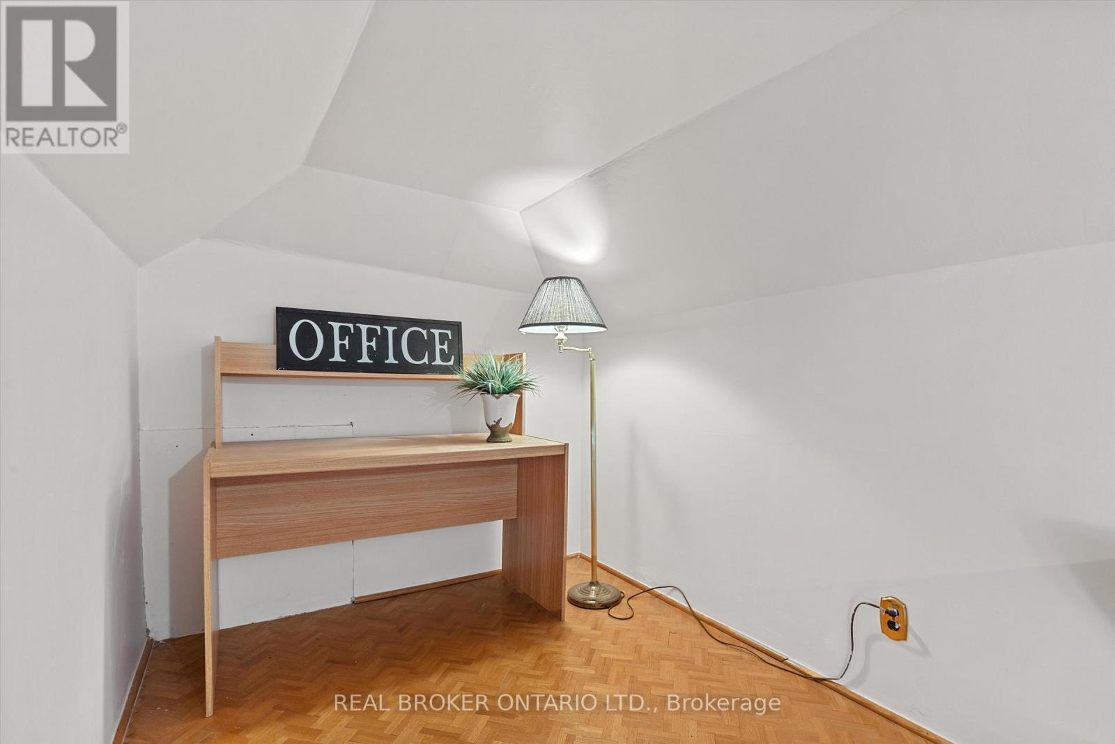 882 Coxwell Avenue, Toronto, Ontario  M4C 3G2 - Photo 27 - E12174980
