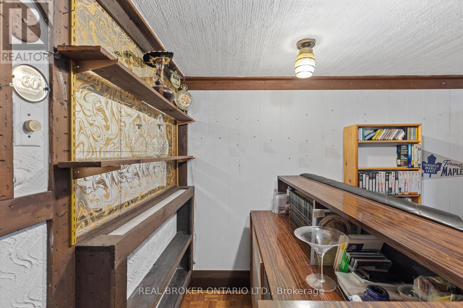 882 Coxwell Avenue, Toronto, Ontario  M4C 3G2 - Photo 32 - E12174980