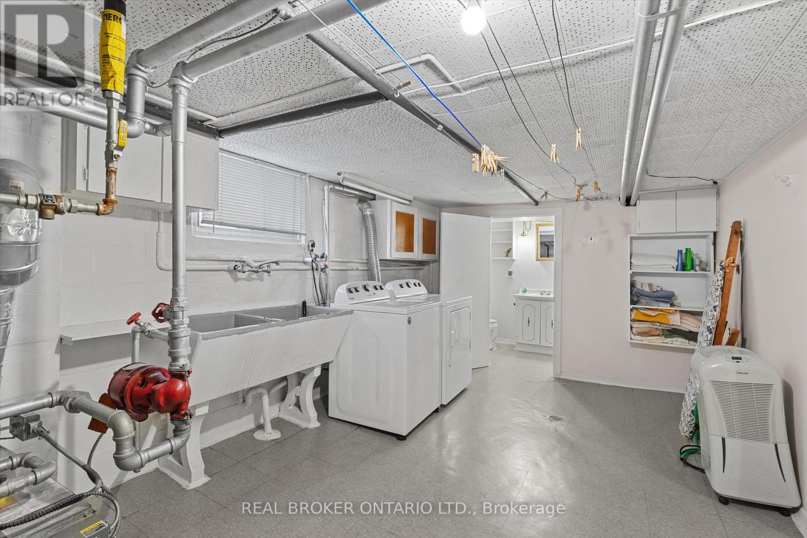 882 Coxwell Avenue, Toronto, Ontario  M4C 3G2 - Photo 33 - E12174980