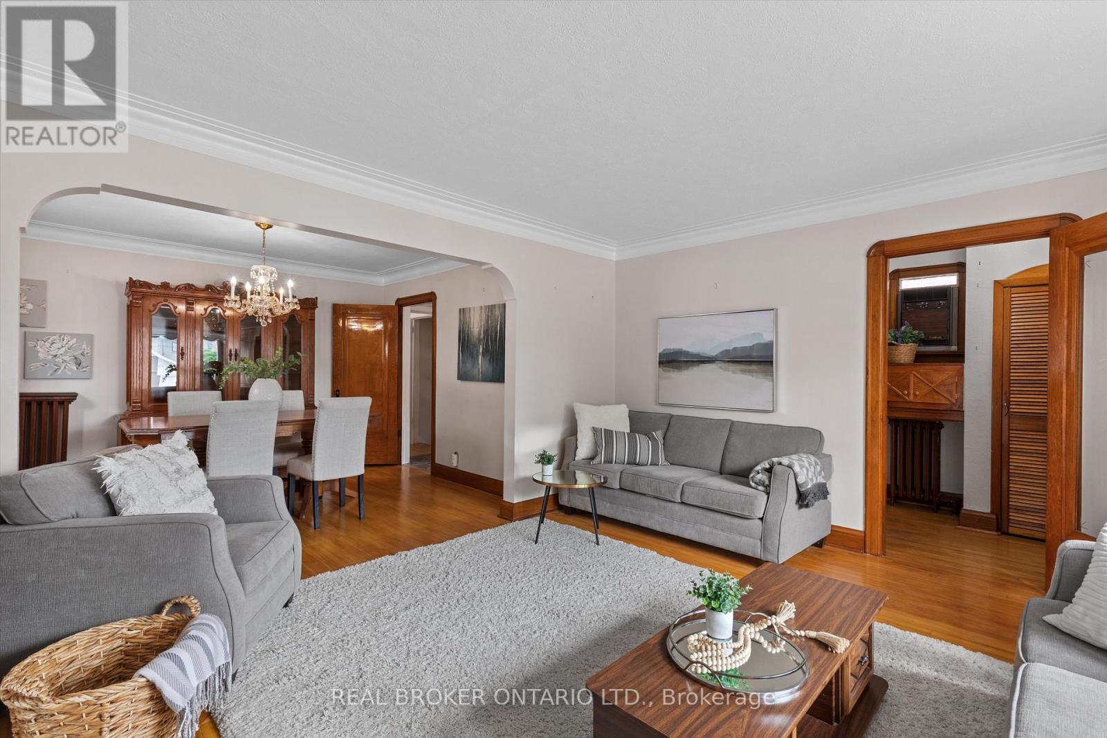 882 Coxwell Avenue, Toronto, Ontario  M4C 3G2 - Photo 9 - E12174980