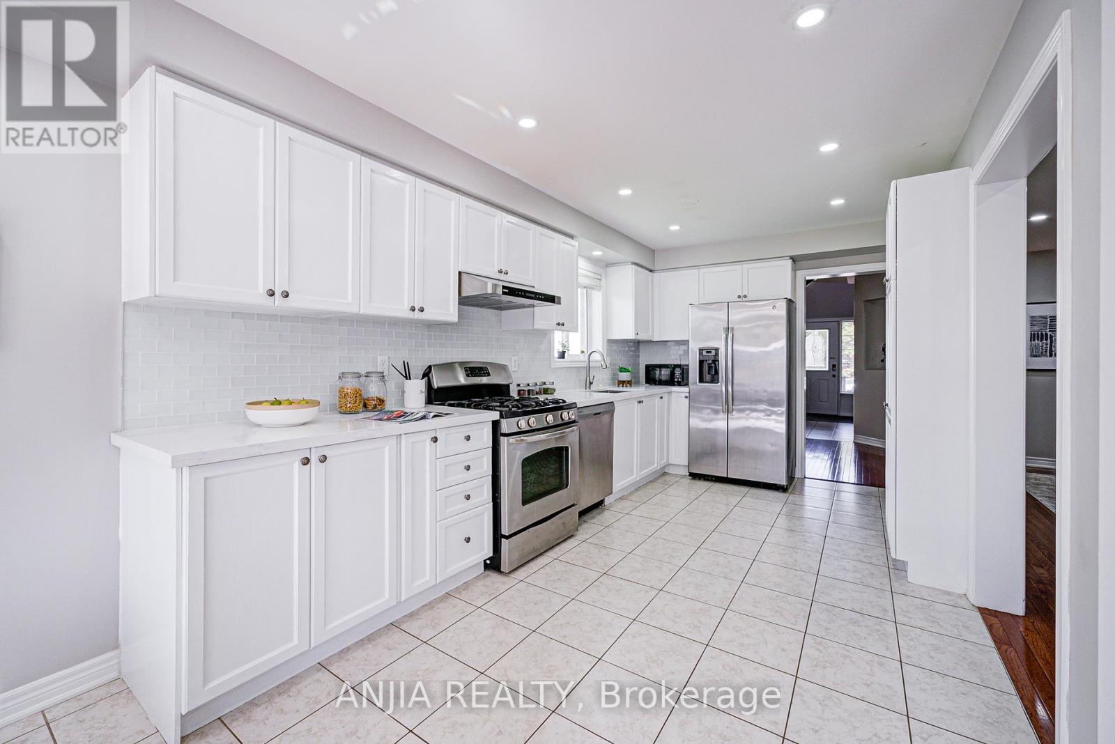 63 Brownridge Place, Whitby (Williamsburg), Ontario  L1P 1W2 - Photo 10 - E12174987