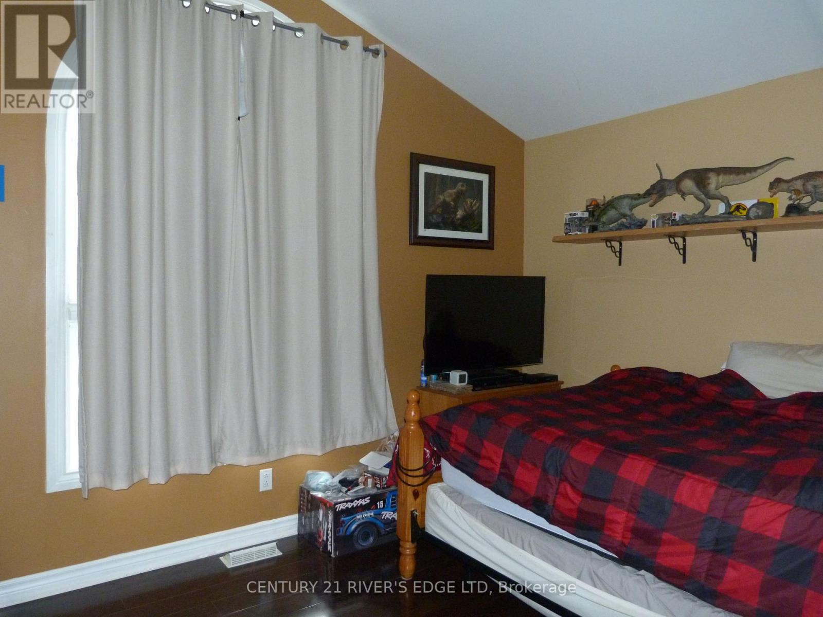 40 Lori Lane, North Dundas, Ontario  K0C 2H0 - Photo 14 - X12023163