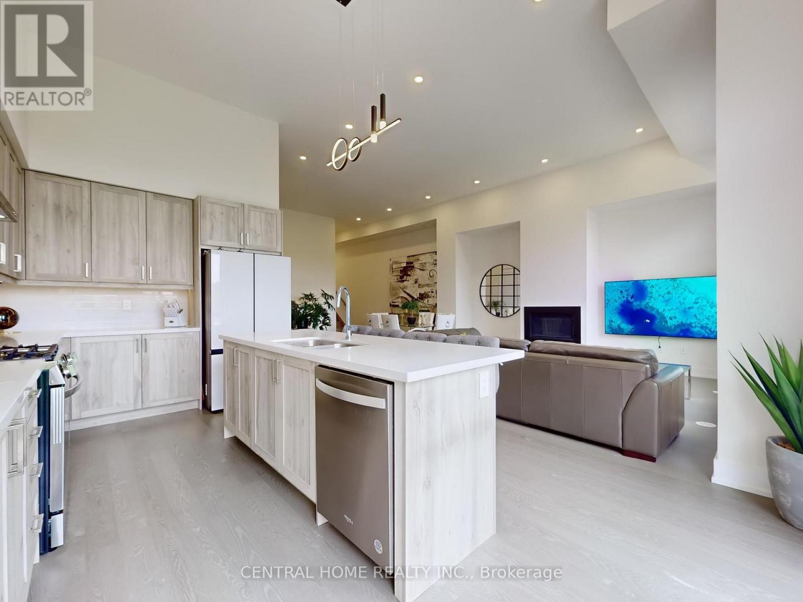 17 Knollview Lane, Richmond Hill (Oak Ridges Lake Wilcox), Ontario  L4E 1H7 - Photo 13 - N12174974