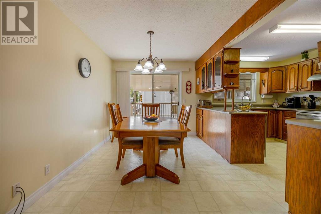 Property at 4902 17 Avenue image 4
