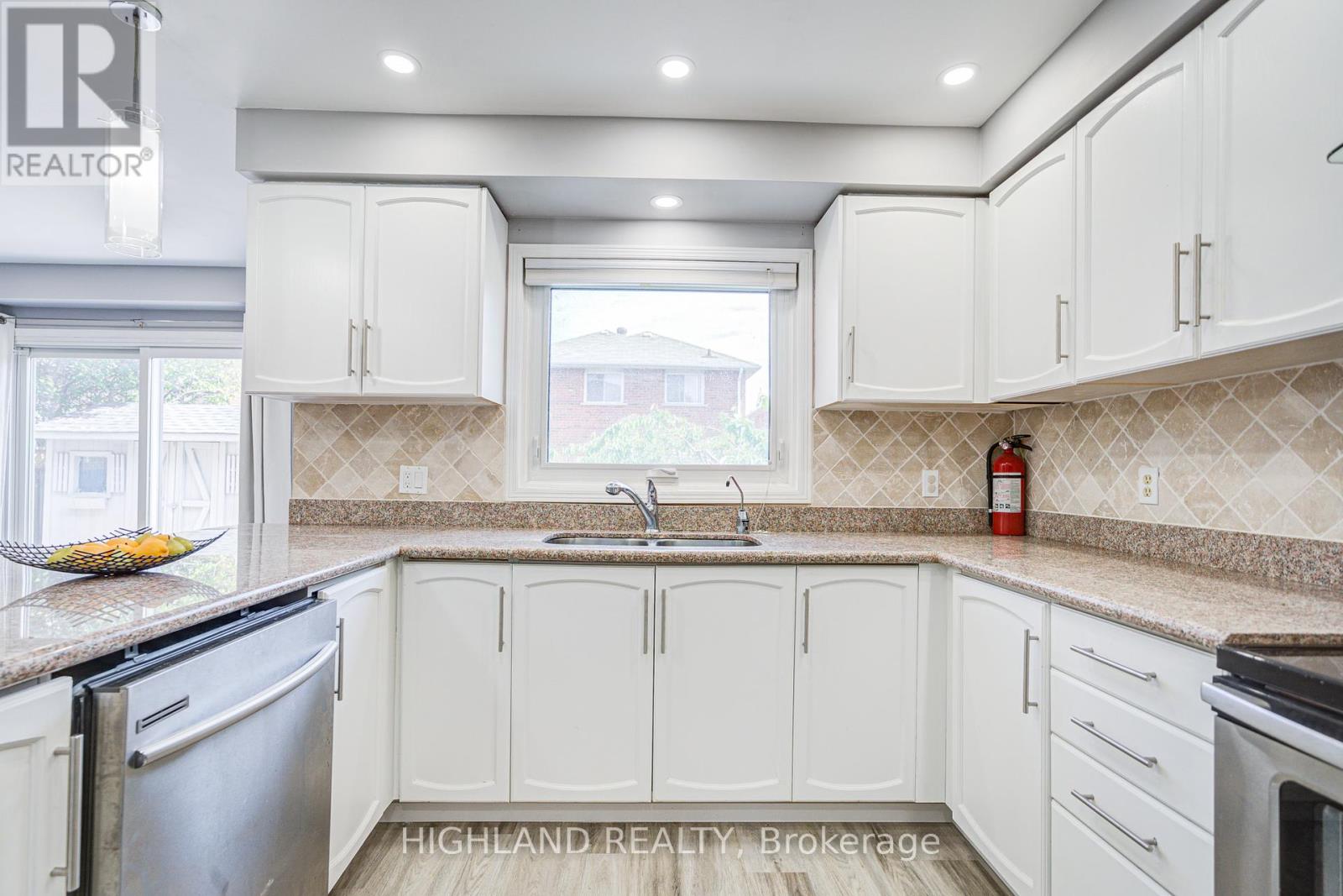 4781 Crystal Rose Drive, Mississauga, Ontario  L5V 1G9 - Photo 15 - W12174989