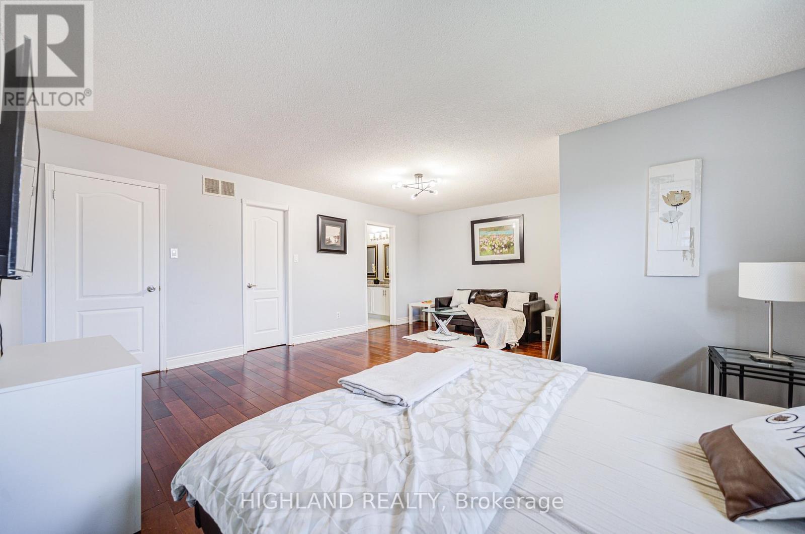 4781 Crystal Rose Drive, Mississauga, Ontario  L5V 1G9 - Photo 24 - W12174989