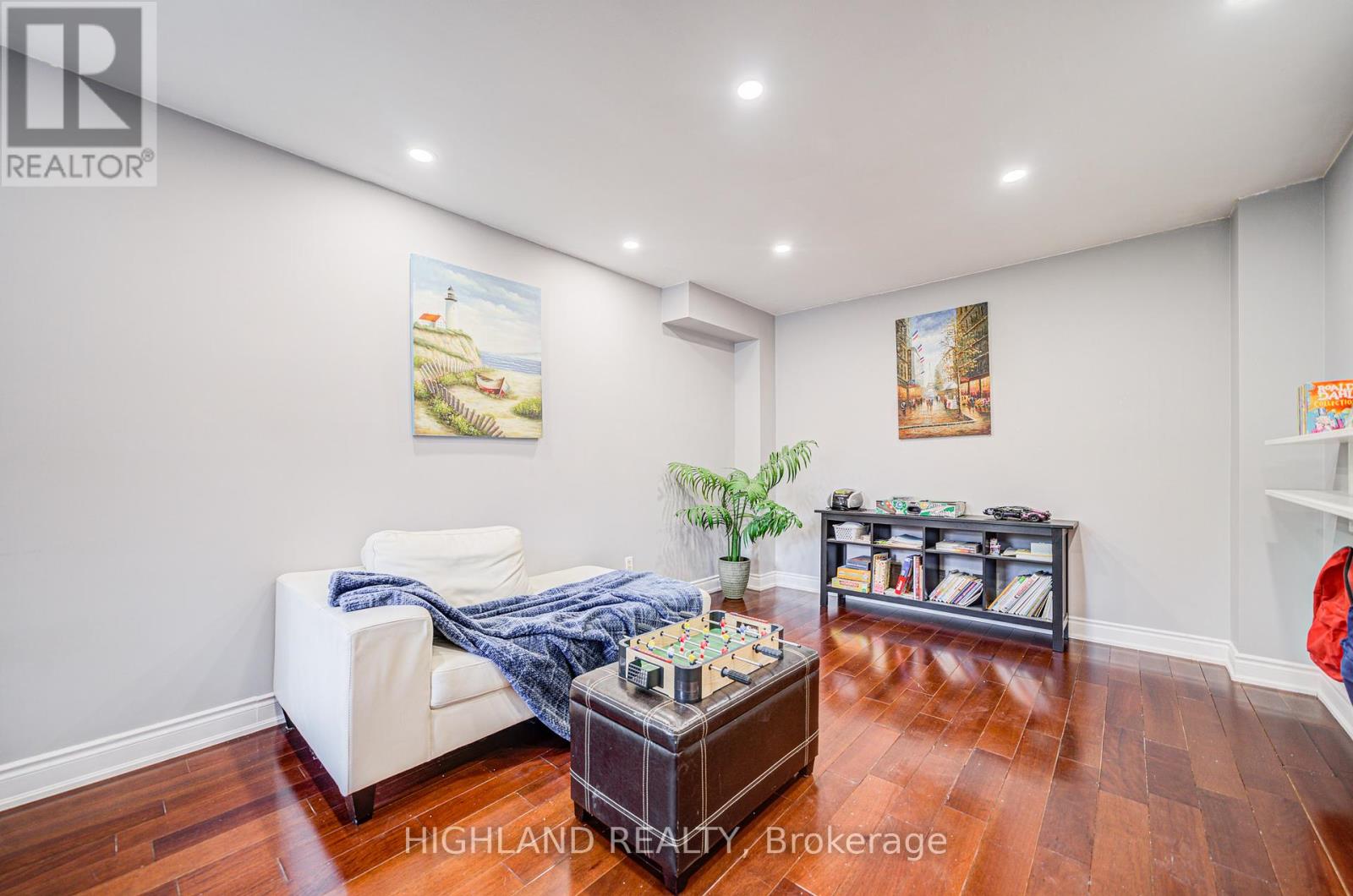 4781 Crystal Rose Drive, Mississauga, Ontario  L5V 1G9 - Photo 6 - W12174989