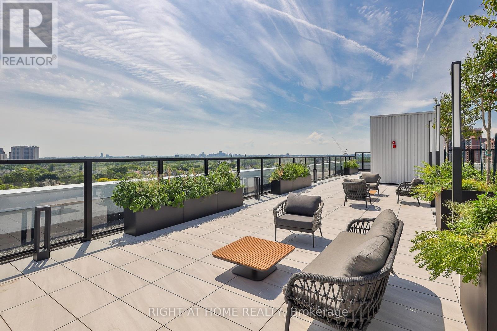 512 - 2720 Dundas Street W, Toronto, Ontario  M6P 1Y2 - Photo 12 - W12174992