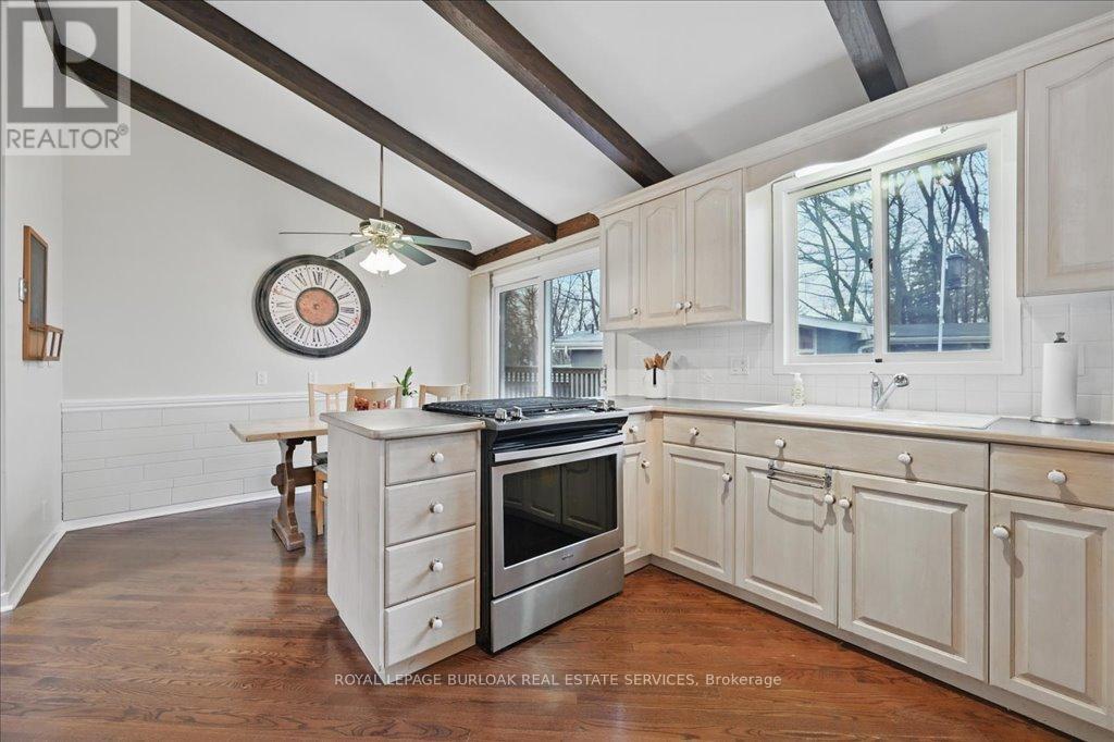 768 King Road, Burlington, Ontario  L7T 3K6 - Photo 11 - W12139832