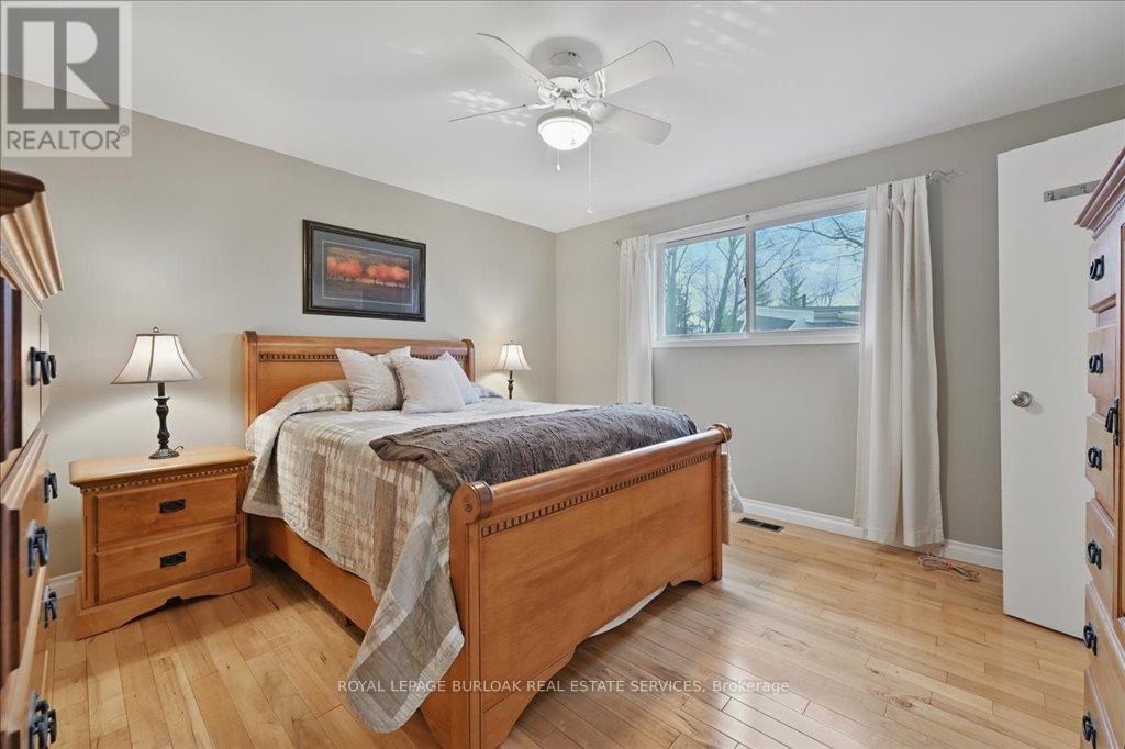 768 King Road, Burlington, Ontario  L7T 3K6 - Photo 16 - W12139832