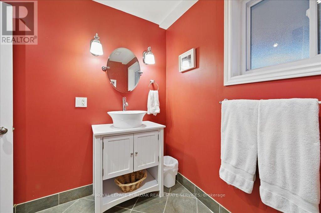 768 King Road, Burlington, Ontario  L7T 3K6 - Photo 29 - W12139832