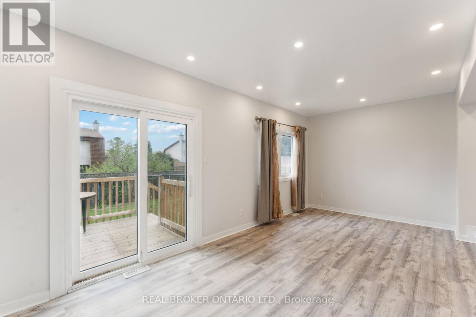 125 Priam Way, Ottawa, Ontario  K2H 8S7 - Photo 8 - X12131614