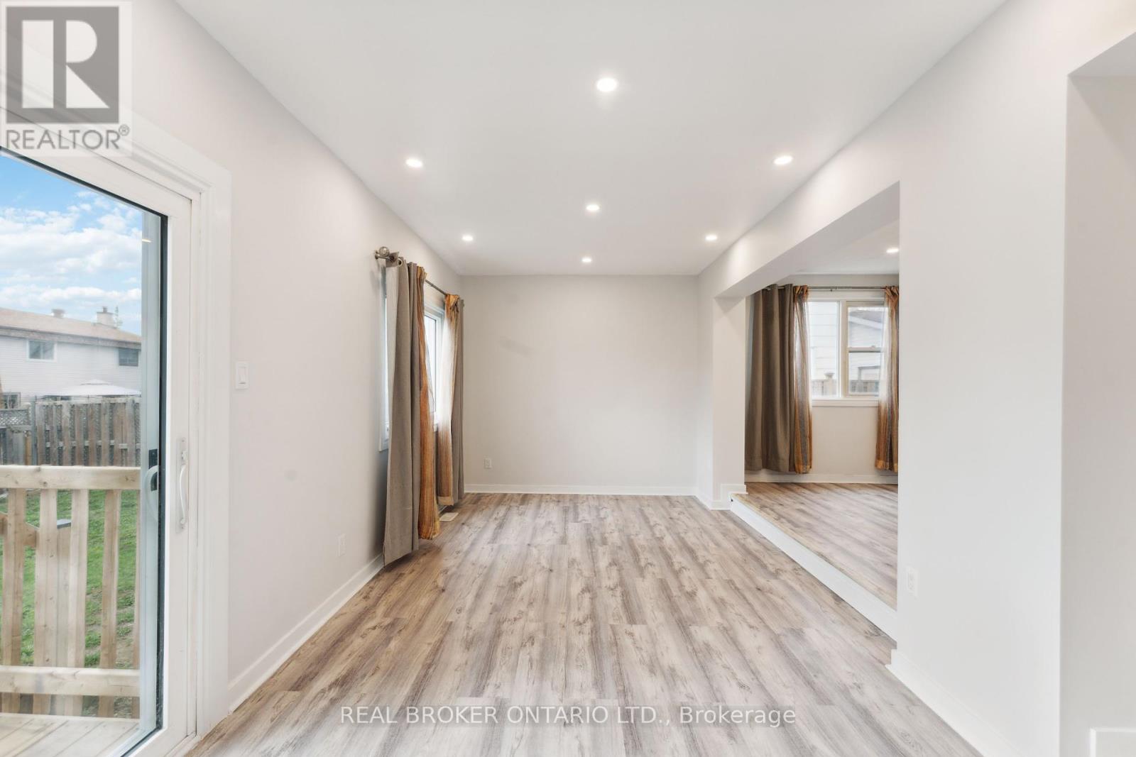 125 Priam Way, Ottawa, Ontario  K2H 8S7 - Photo 9 - X12131614