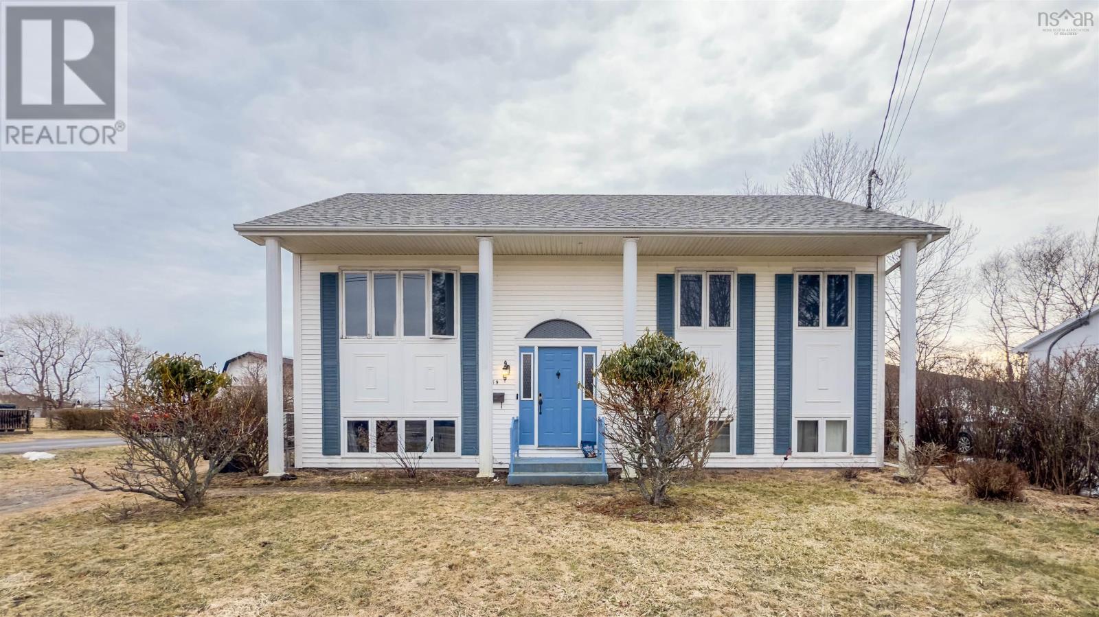 59 Porter Street, Yarmouth, Nova Scotia  B5A 2Y8 - Photo 1 - 202504162