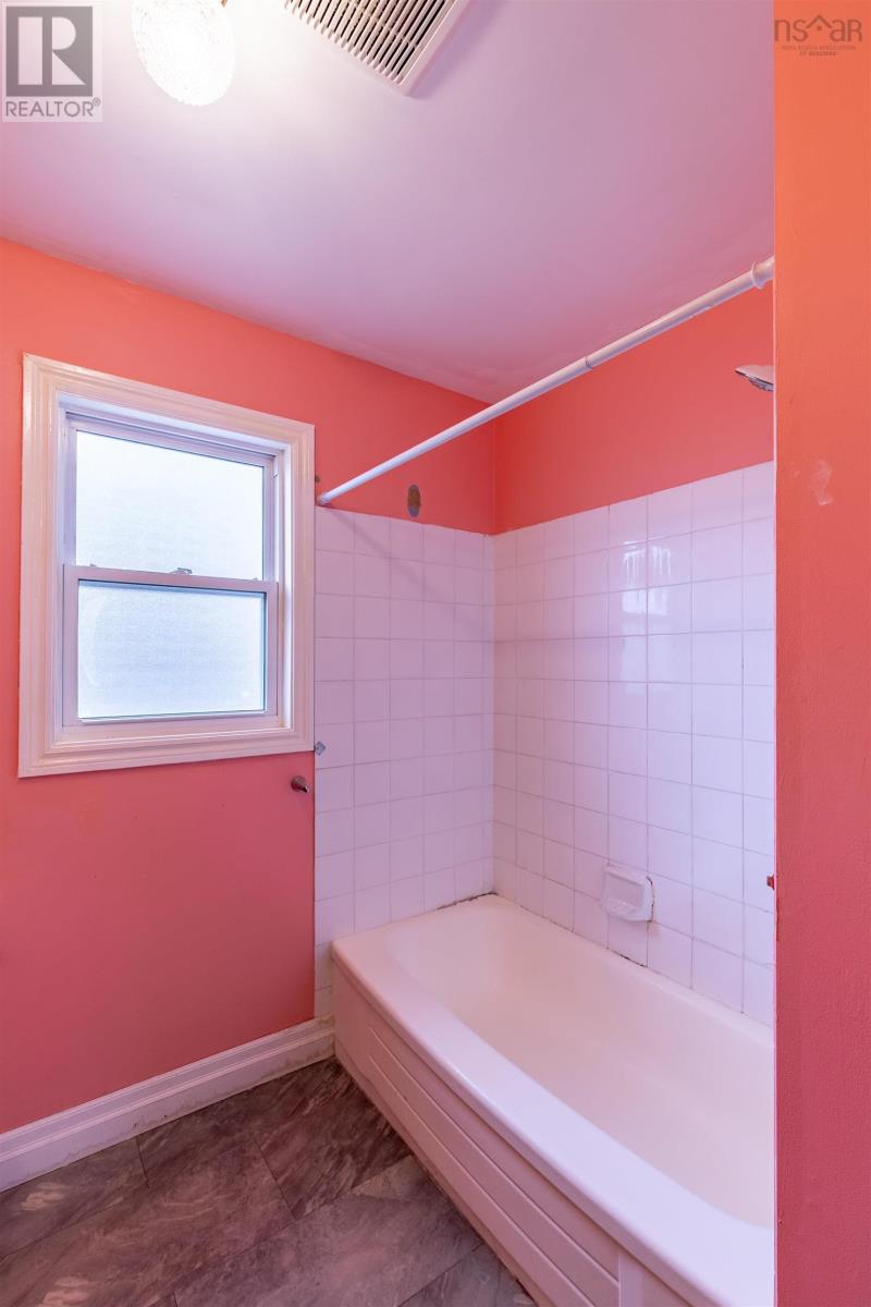 59 Porter Street, Yarmouth, Nova Scotia  B5A 2Y8 - Photo 17 - 202504162
