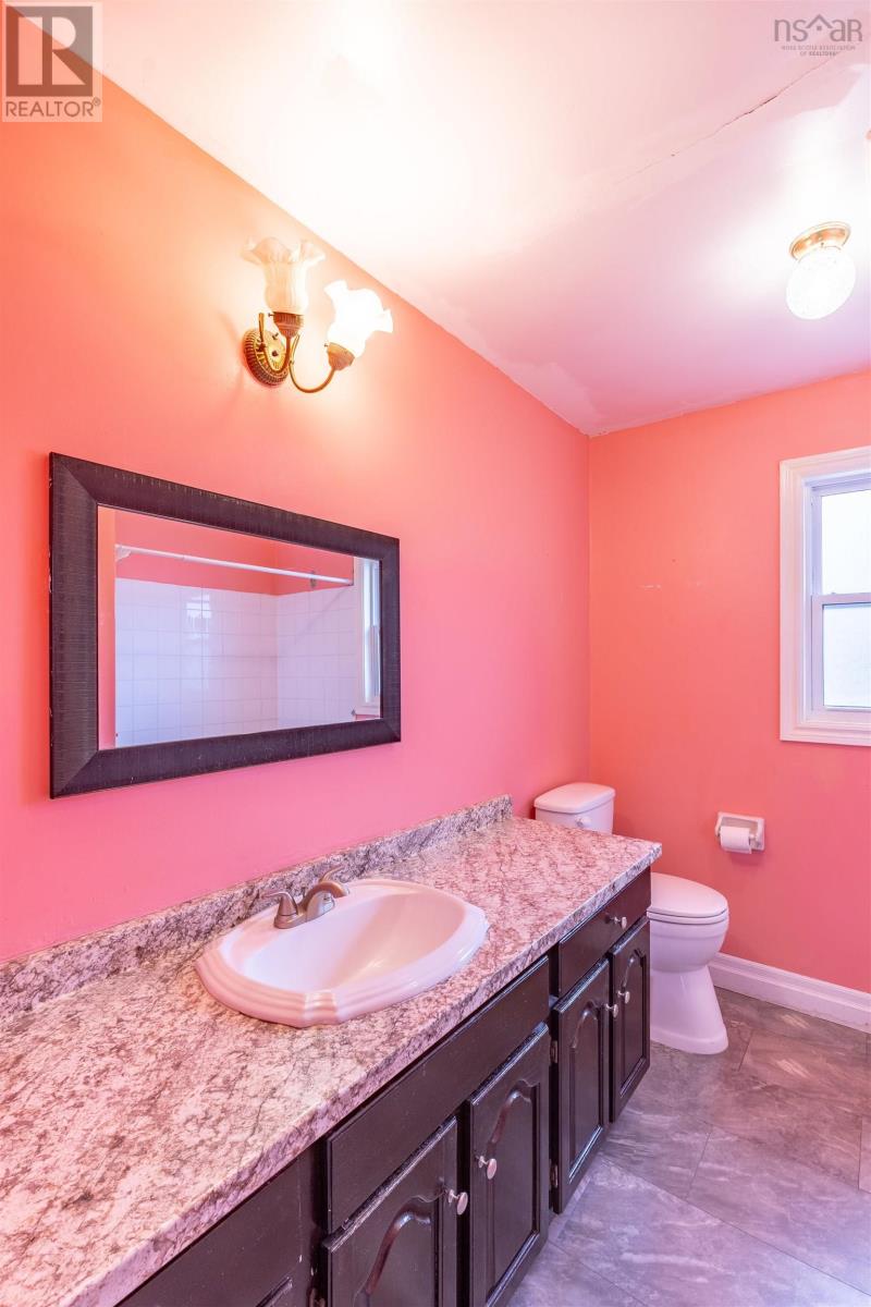 59 Porter Street, Yarmouth, Nova Scotia  B5A 2Y8 - Photo 18 - 202504162