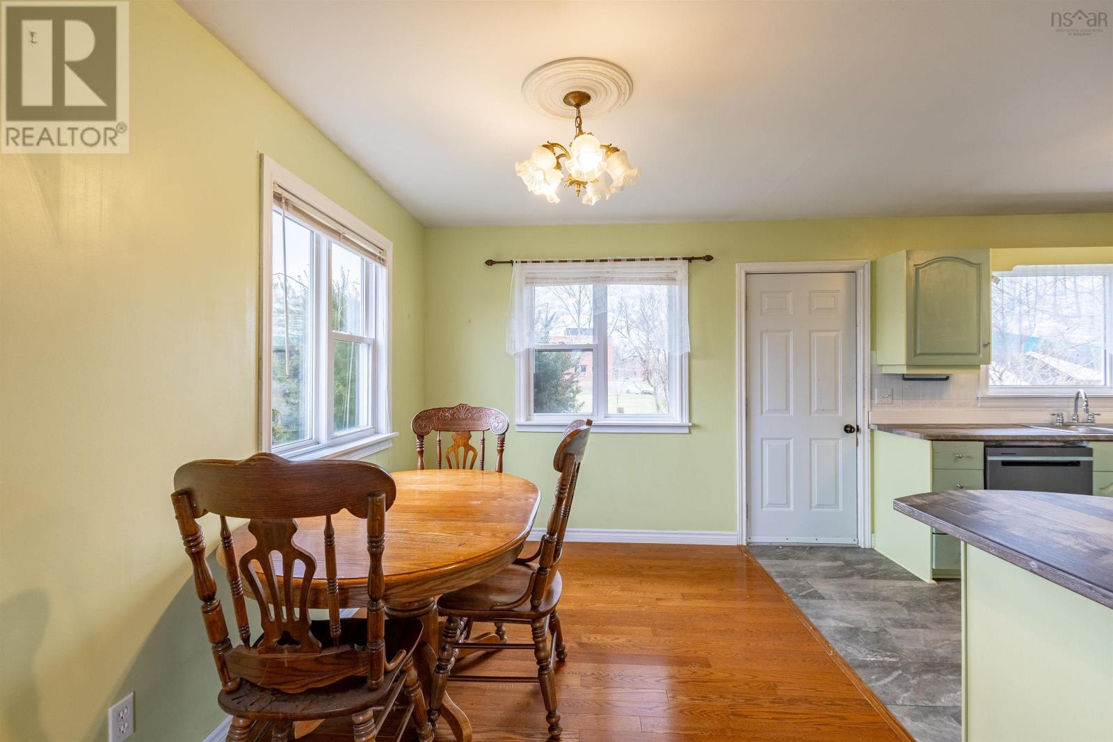 59 Porter Street, Yarmouth, Nova Scotia  B5A 2Y8 - Photo 10 - 202504162