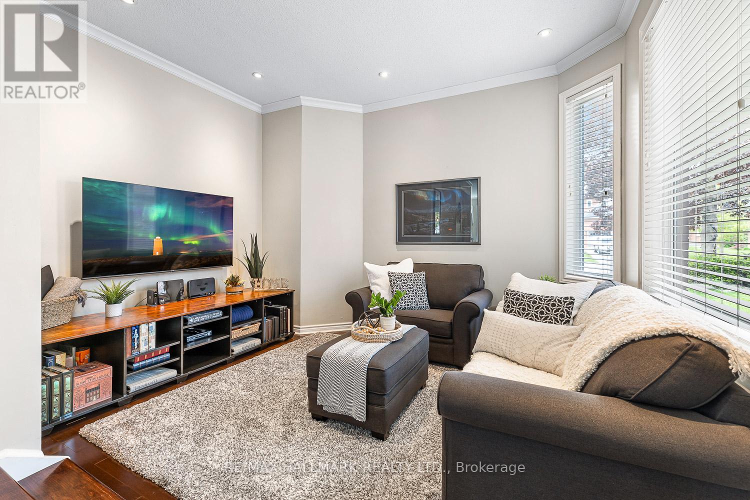 105 Secord Street, Pickering, Ontario  L1V 6V6 - Photo 5 - E12164536