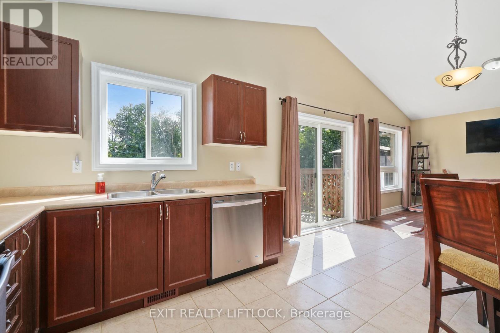 36 White Hart Lane, Trent Hills, Ontario K0L 1Y0 - Photo 4 - X12095751