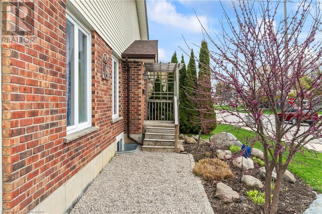 707 Reserve Avenue S, Listowel, Ontario N4W 2L3 - Photo 3 - 40733397