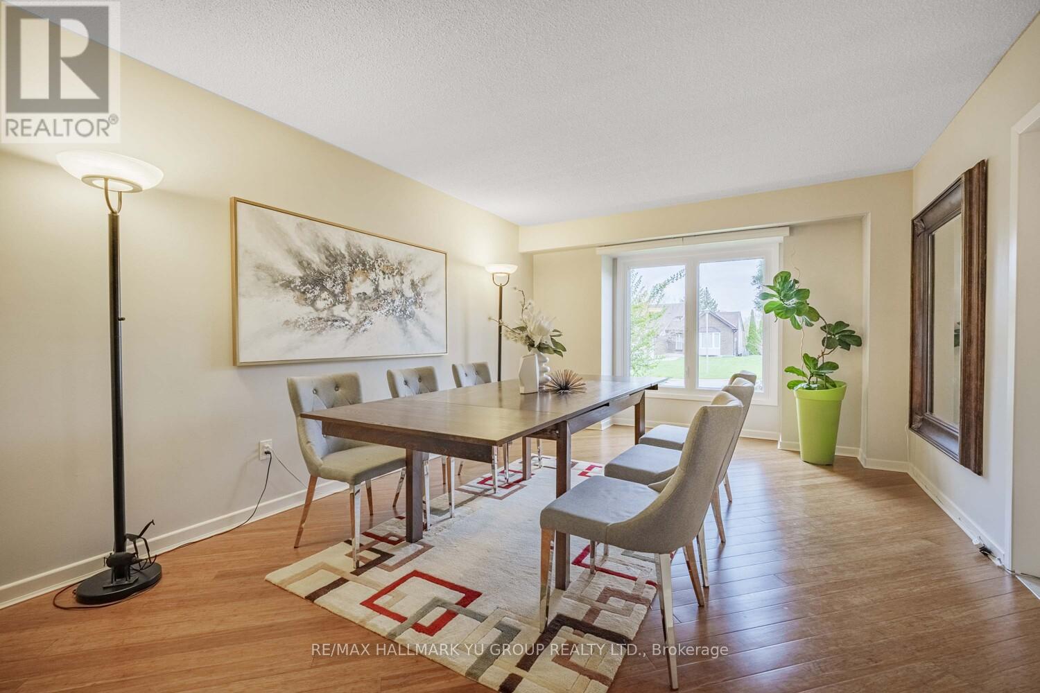 8 Mansfield Street, Brampton (Central Park), Ontario  L6S 2Y3 - Photo 7 - W12175005