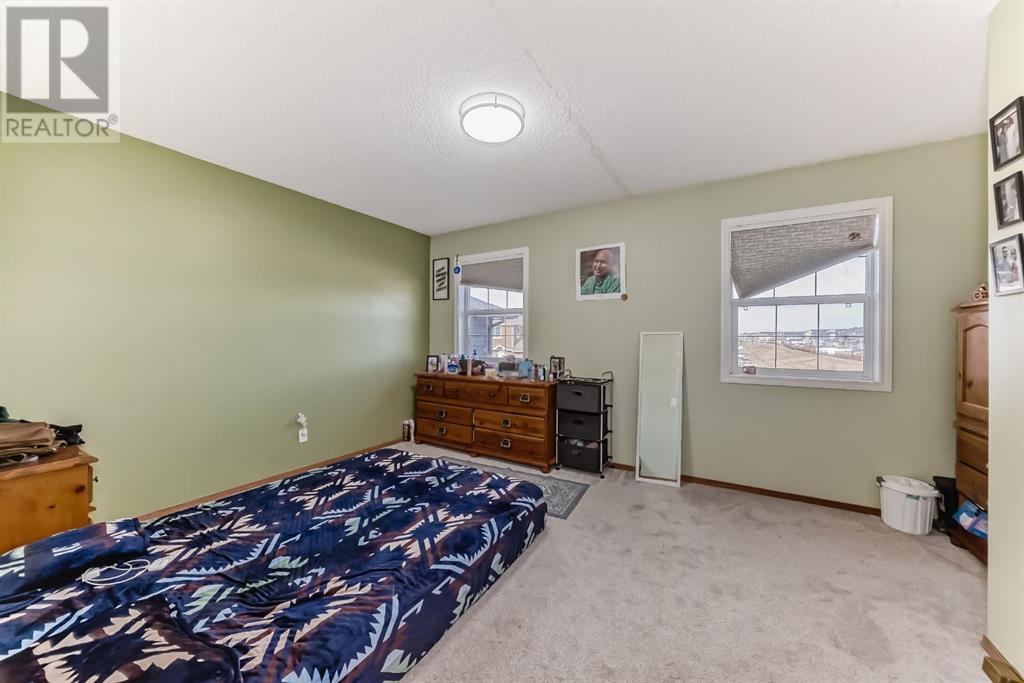 Property at 25 Taracove Way NE image 3