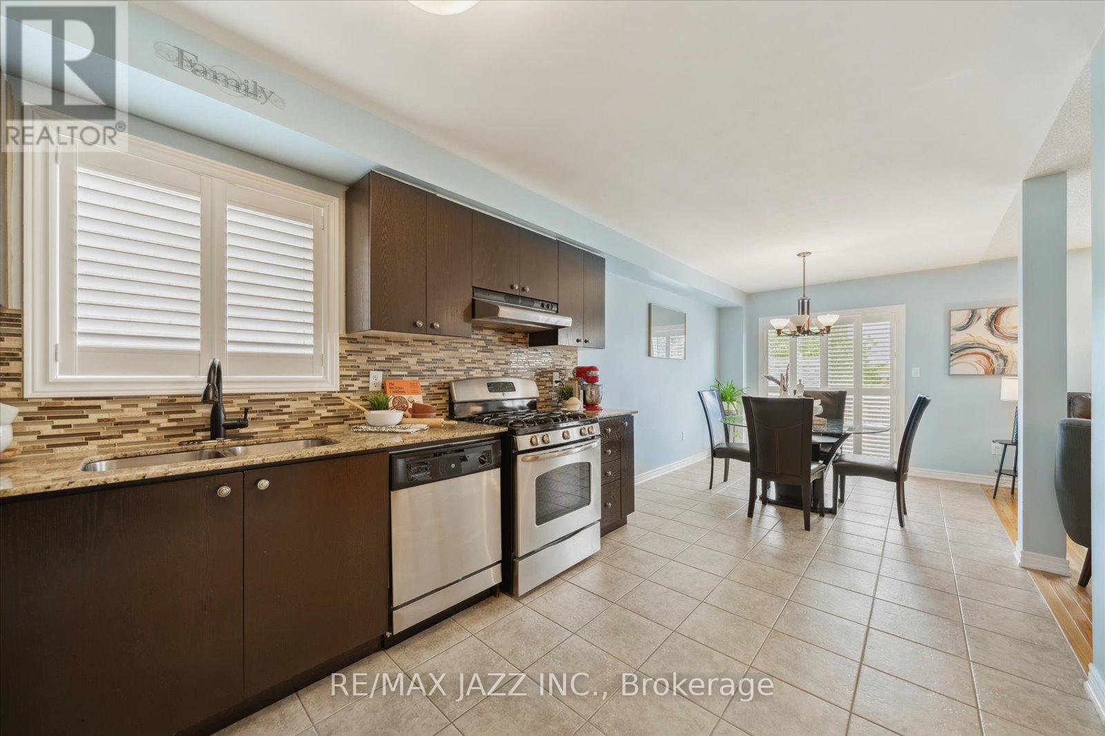33 Kirkland Place, Whitby, Ontario  L1P 1X3 - Photo 16 - E12175018