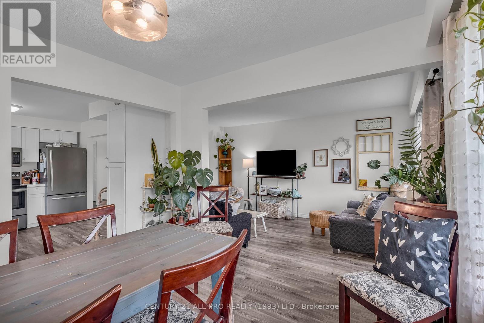 8 Thomas Street, Cobourg, Ontario  K9A 4P6 - Photo 10 - X12175057
