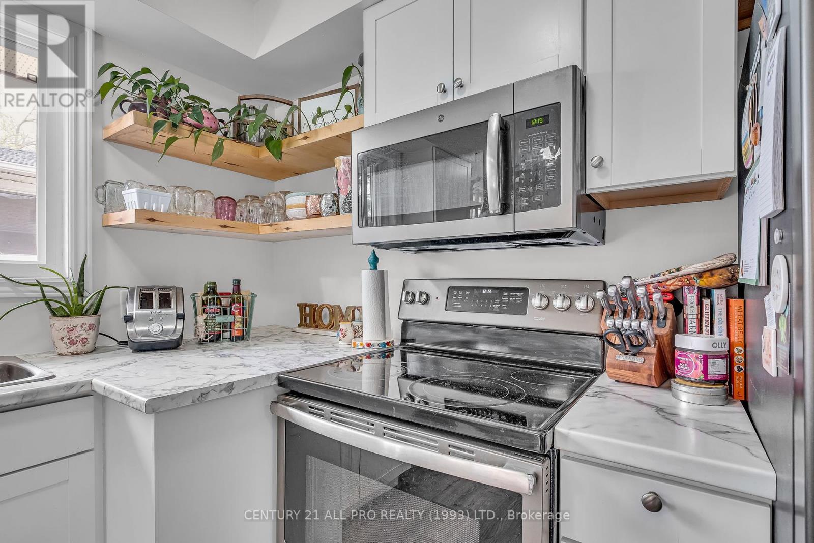 8 Thomas Street, Cobourg, Ontario  K9A 4P6 - Photo 13 - X12175057