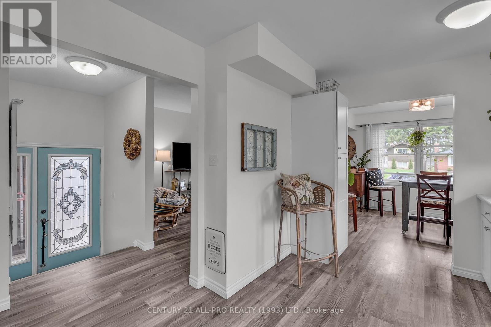 8 Thomas Street, Cobourg, Ontario  K9A 4P6 - Photo 4 - X12175057