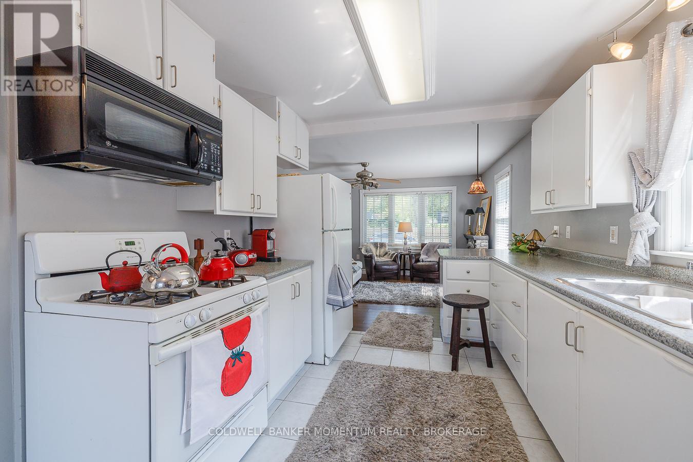263 Maplewood Avenue, Fort Erie (Crystal Beach), Ontario  L0S 1B0 - Photo 13 - X12175078